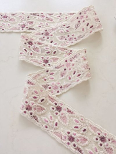 画像3: フランス製 刺繍チュールレース(生成り×淡サーモンピンク)30cm 単位