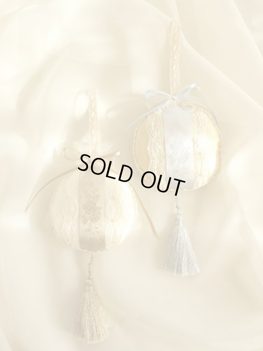 画像1: ゴールドとシルバーのオーナメントのキット (1)