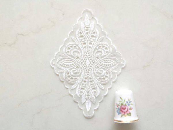 画像2: モチーフレース (2)