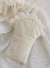 画像4: レースたっぷりリボン刺繍のバスケット型ポーチ完成品 (akiko) (4)