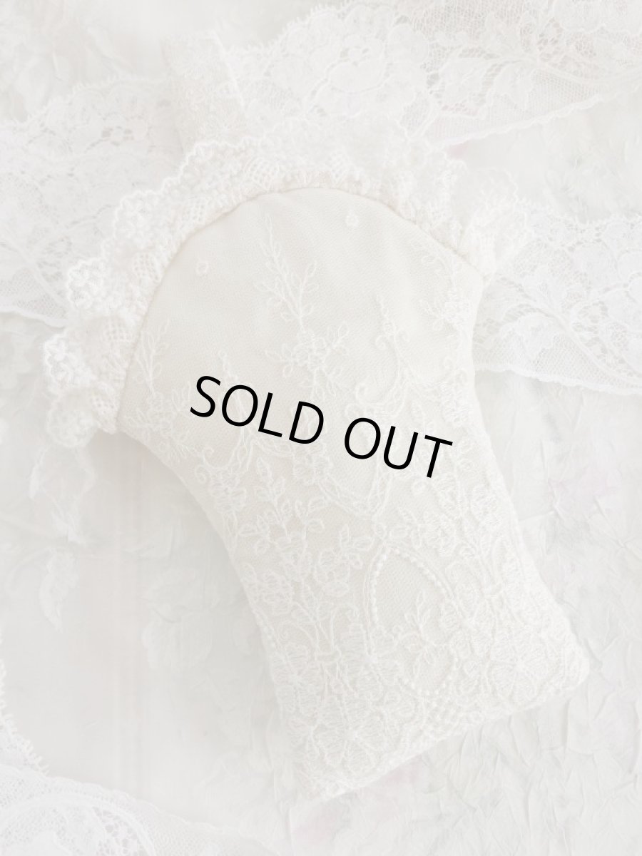 画像3: レースたっぷりリボン刺繍のバスケット型ポーチ完成品 (akiko) (3)