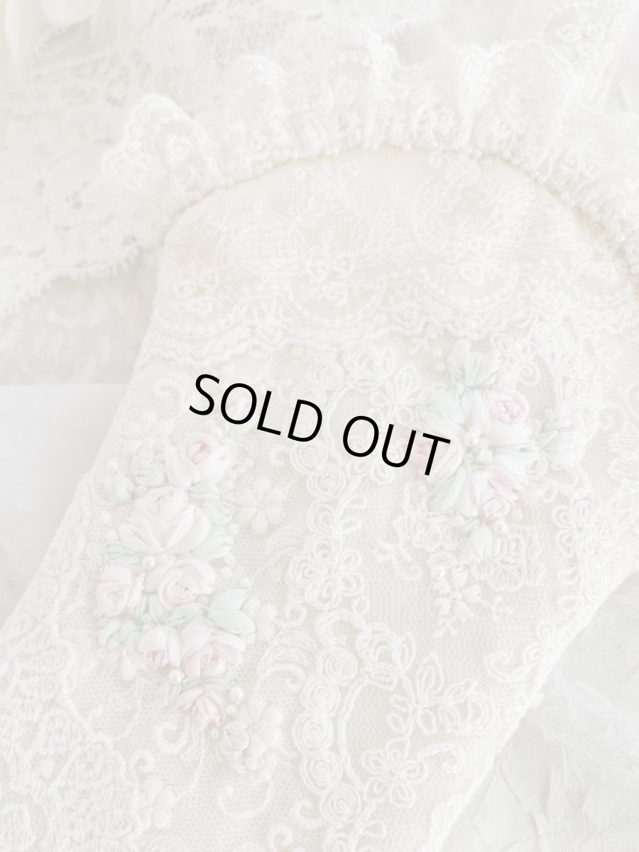 画像2: レースたっぷりリボン刺繍のバスケット型ポーチ完成品 (akiko) (2)