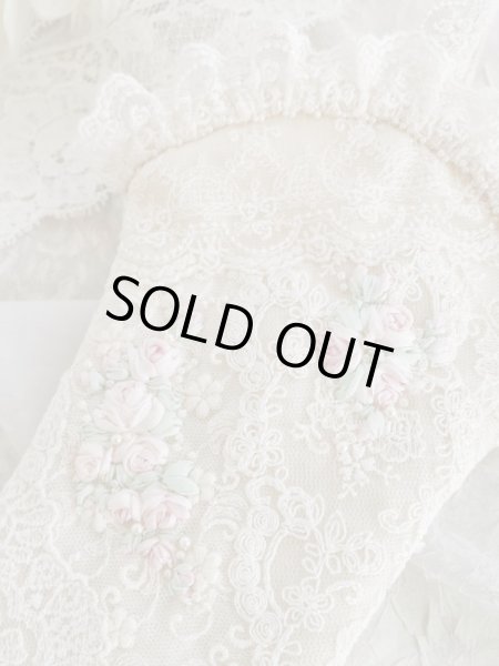 画像2: レースたっぷりリボン刺繍のバスケット型ポーチ完成品 (akiko) (2)