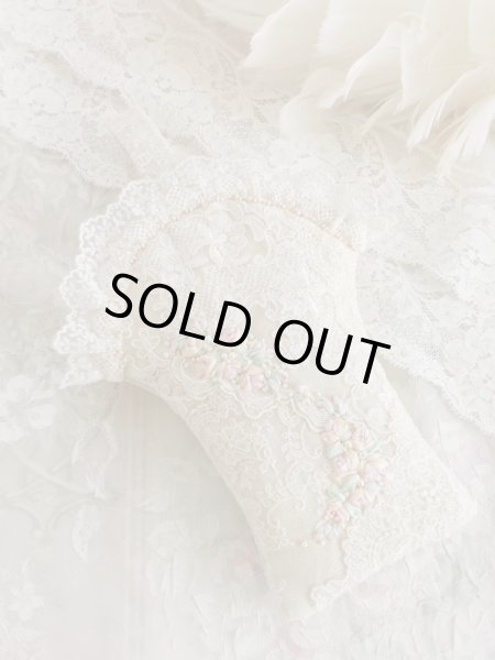 画像2: レースたっぷりリボン刺繍のバスケット型ポーチ完成品 (akiko) (2)