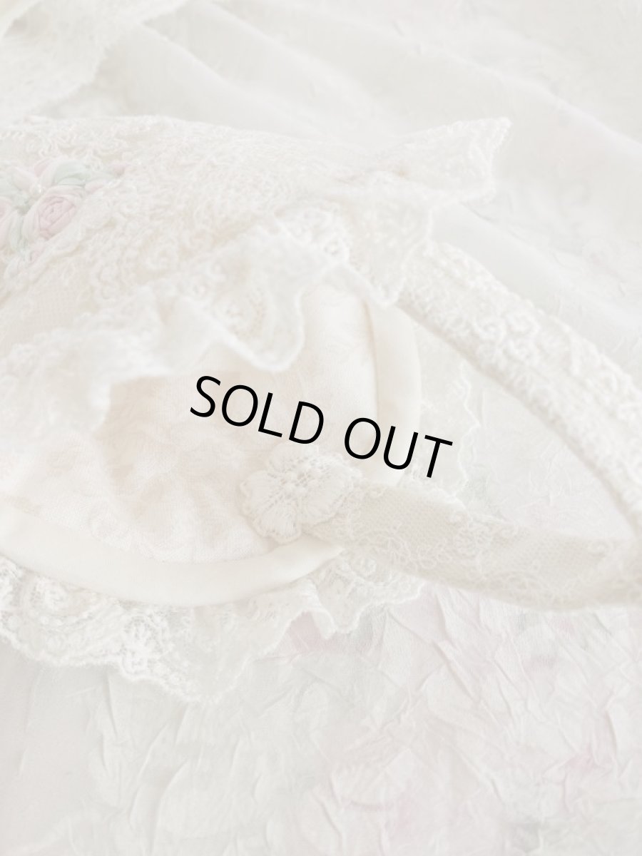 画像3: レースたっぷりリボン刺繍のバスケット型ポーチ完成品 (akiko) (3)