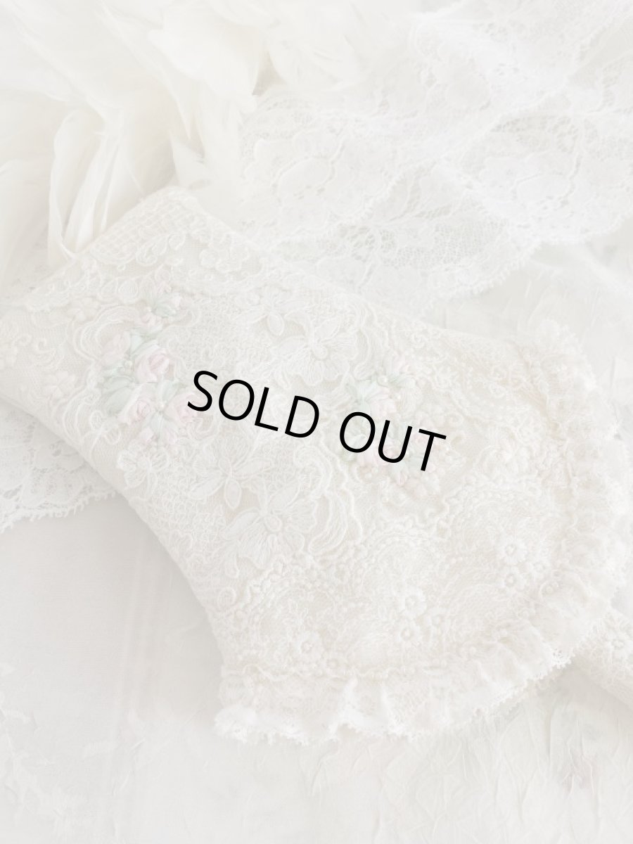 画像5: レースたっぷりリボン刺繍のバスケット型ポーチ完成品 (akiko) (5)