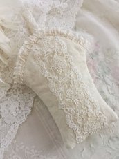 画像2: レースたっぷりリボン刺繍のバスケット型ポーチ完成品 (akiko) (2)