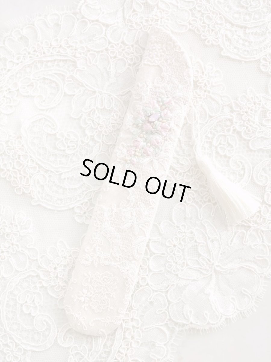 画像2: リボン刺繍のジュエリーのような扇子ケース完成品 (akiko) (2)