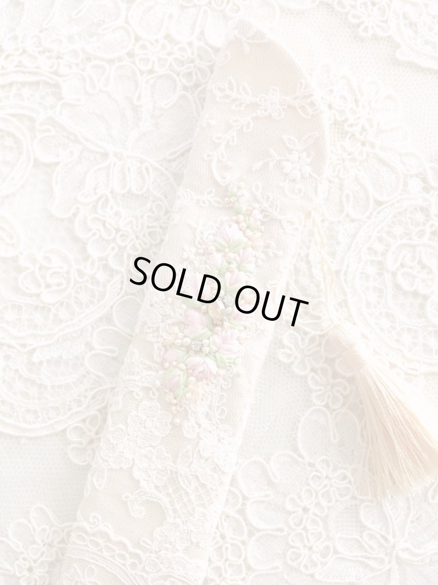 画像1: リボン刺繍のジュエリーのような扇子ケース完成品 (akiko) (1)