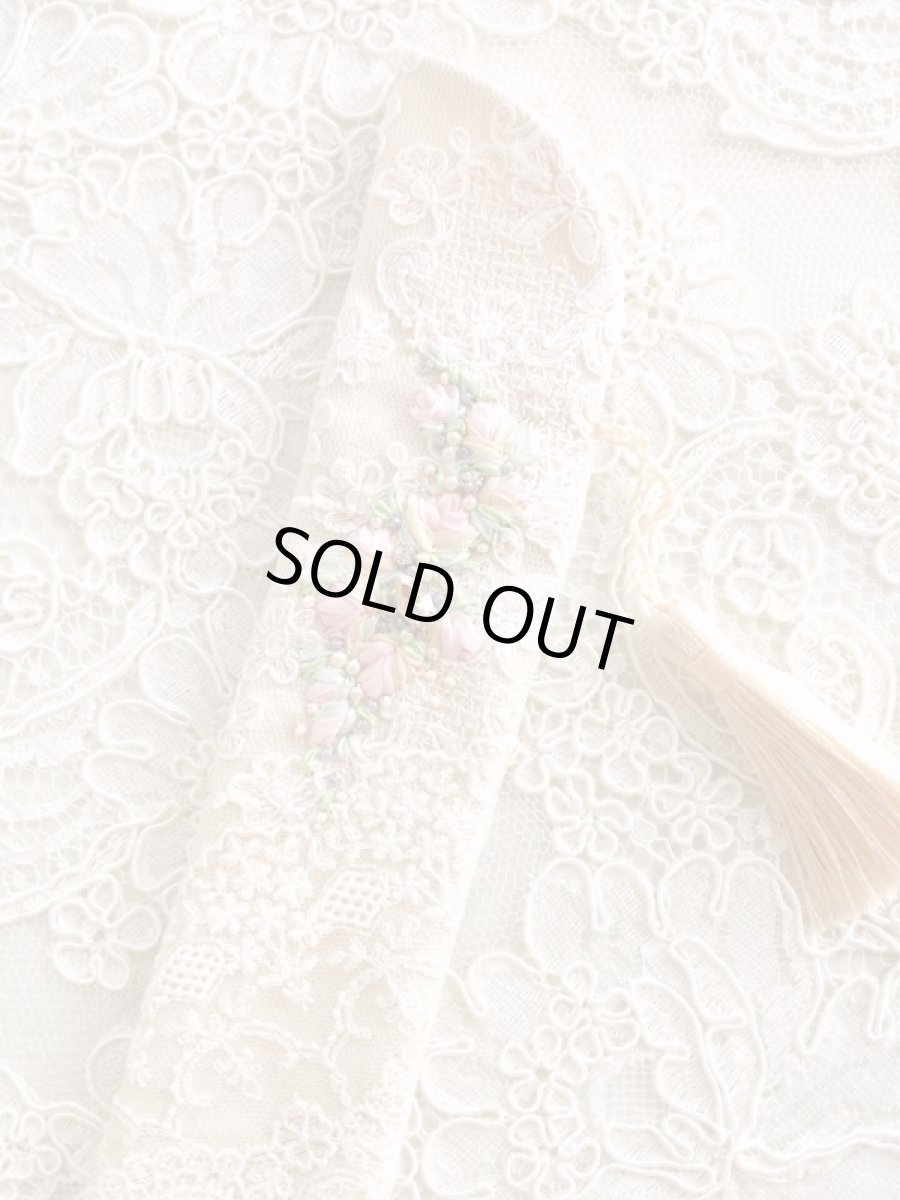 画像1: リボン刺繍のジュエリーのような扇子ケース完成品 (akiko) (1)