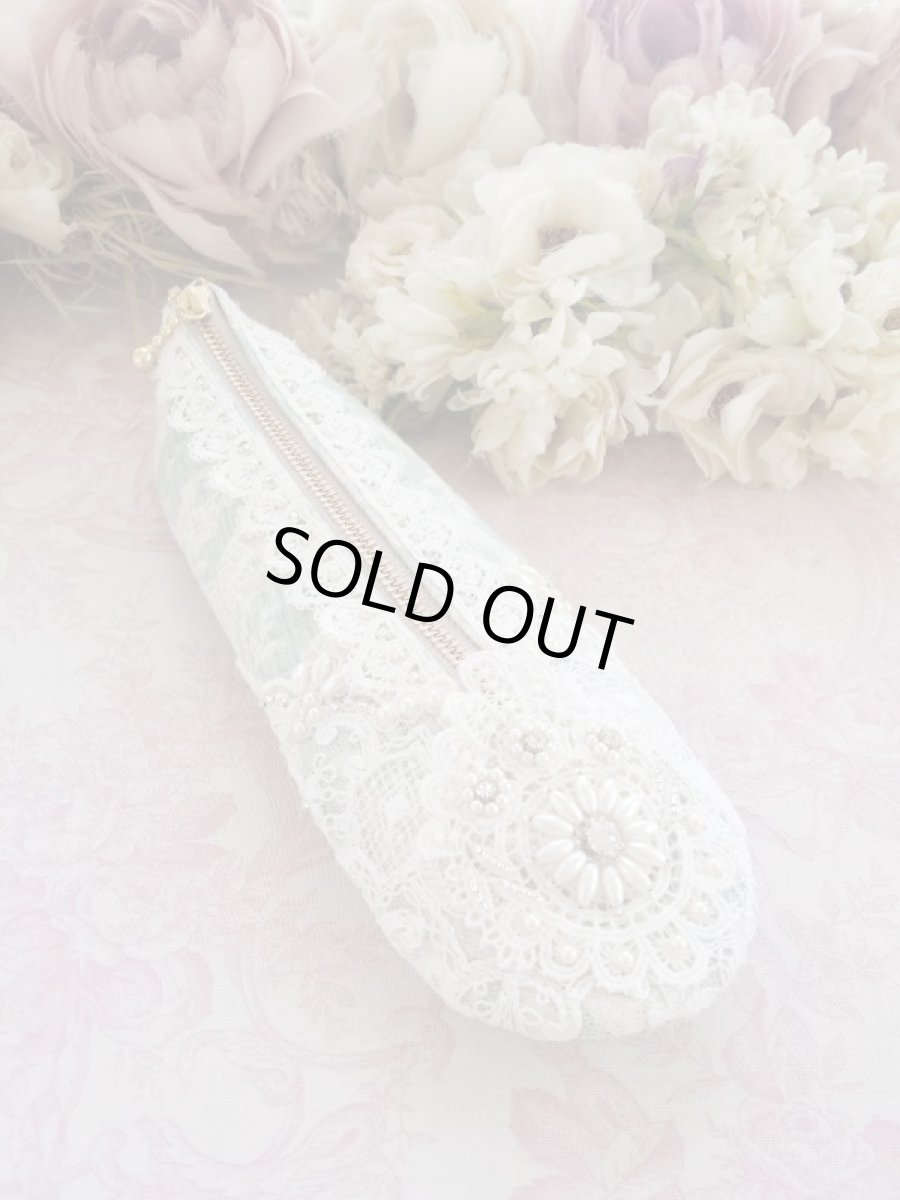 画像1: ヴィクトリアンなシューズポーチ完成品 (akiko) (1)