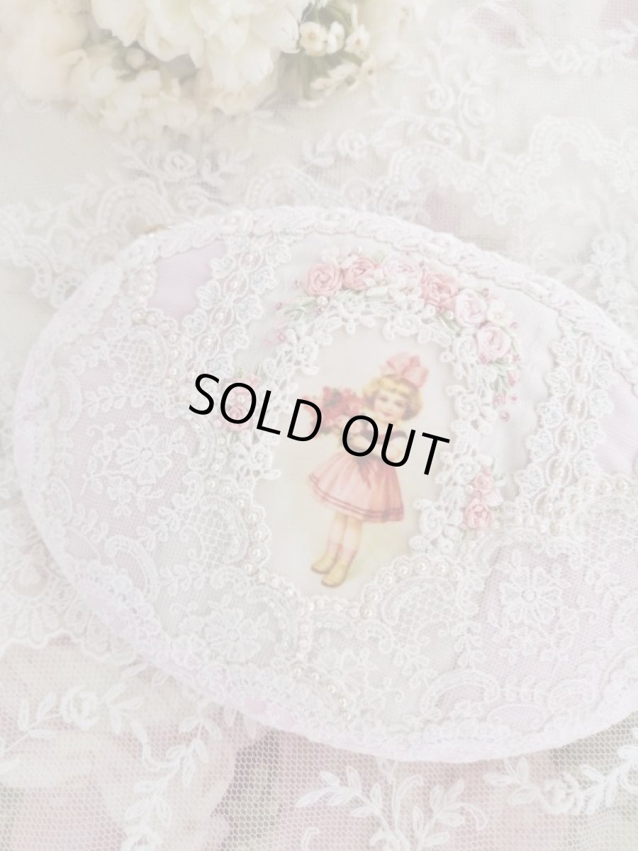 画像1: リボンの少女の楕円のポーチ完成品　B　 (akiko) (1)