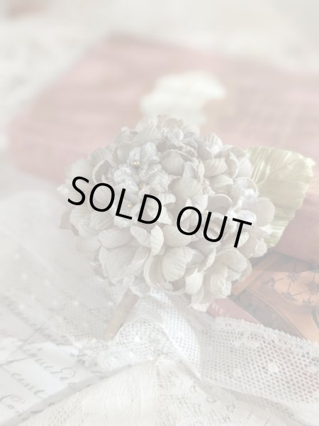 画像2: 布花　〜シックグレーな紫陽花のコサージュ〜 (2)