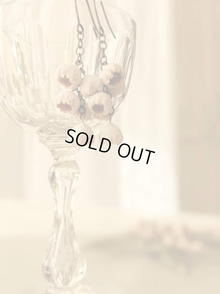 画像2: 布花　〜スズランのピアス〜　古美 (2)