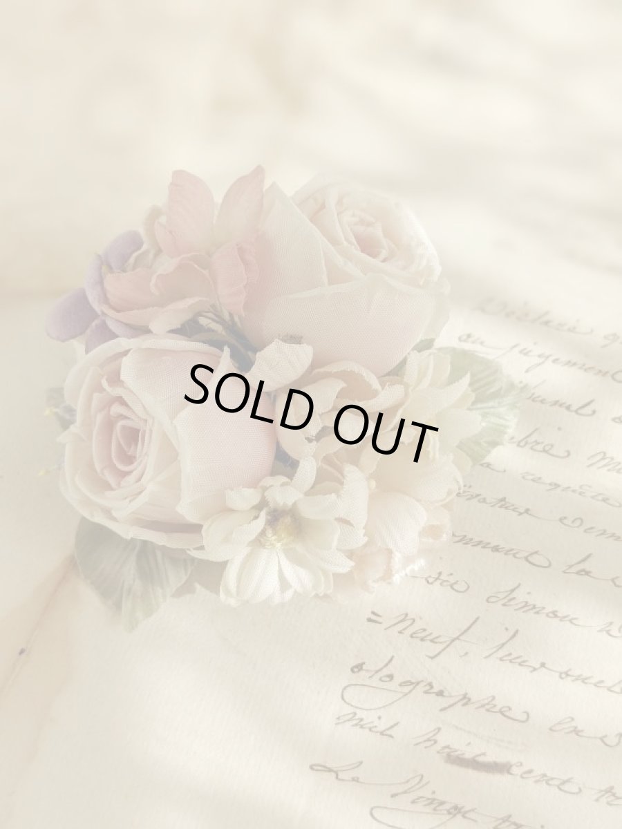 画像1: 布花　〜アンティークピンクな薔薇のコサージュ〜 (1)