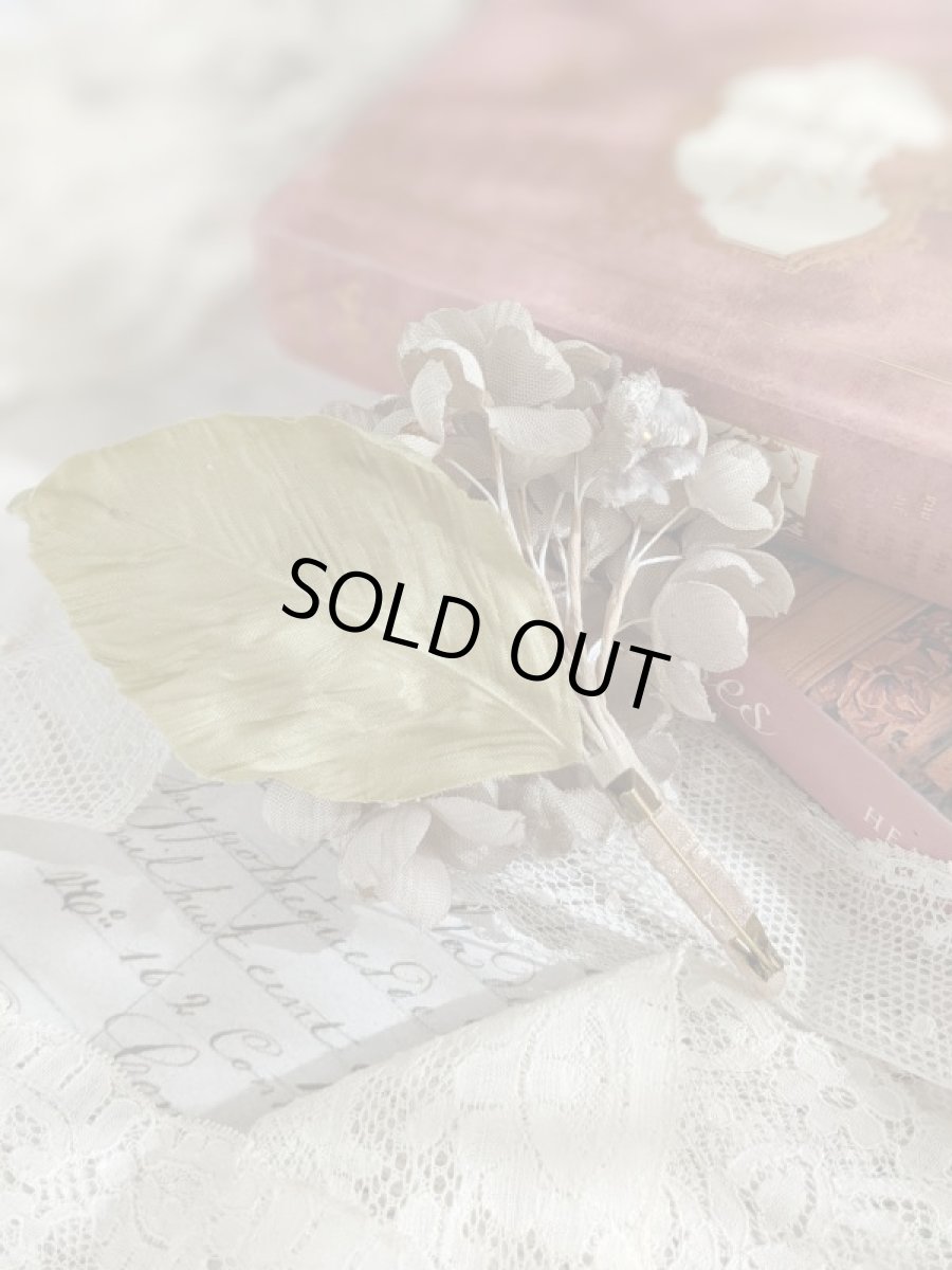 画像3: 布花　〜シックグレーな紫陽花のコサージュ〜 (3)