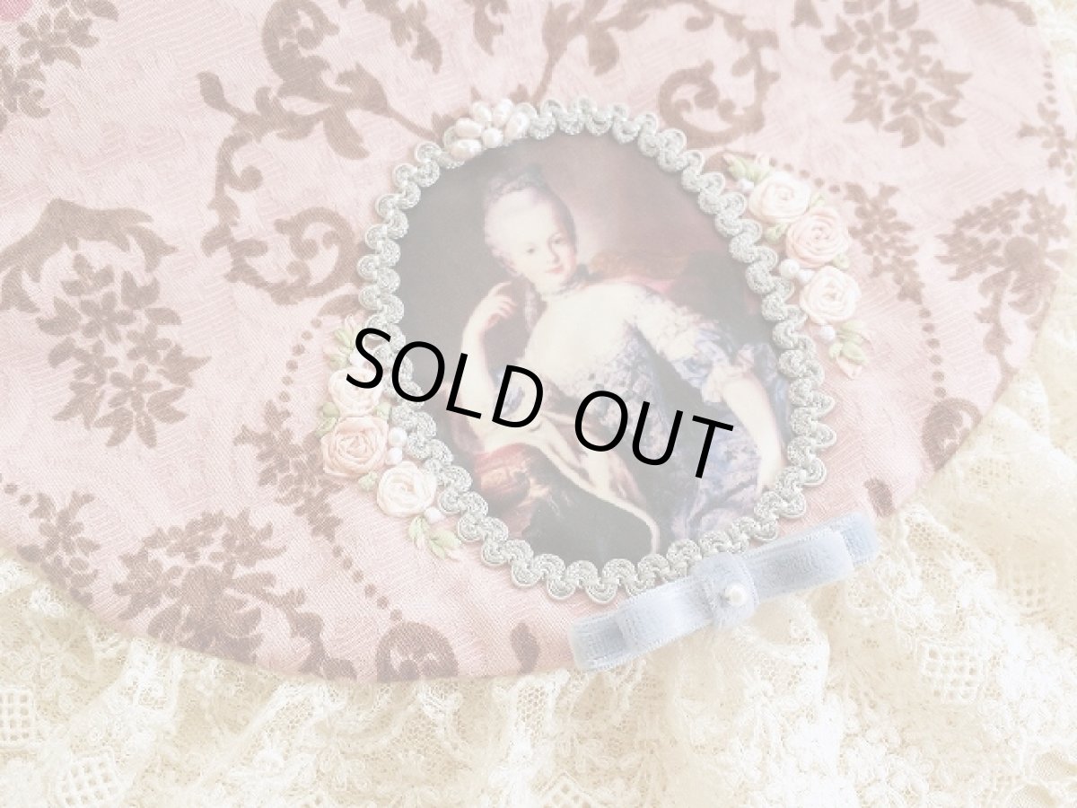 画像2: マリーアントワネットのレースたっぷりポーチのキット (2)