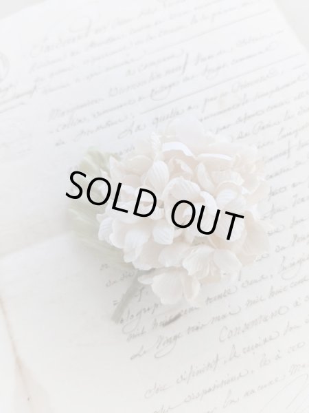 画像3: 布花　〜優しいクリーム色の紫陽花のコサージュ〜 (3)