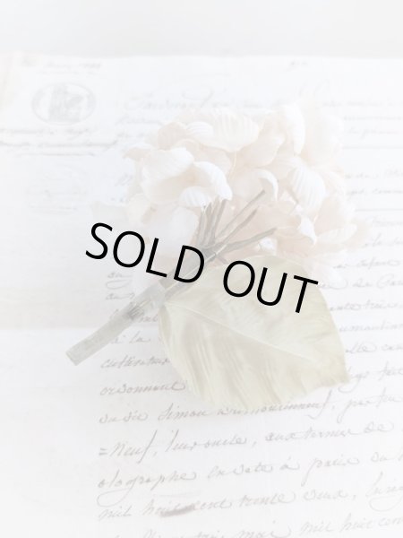 画像4: 布花　〜優しいクリーム色の紫陽花のコサージュ〜 (4)