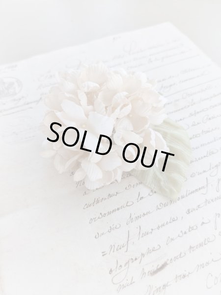 画像6: 布花　〜優しいクリーム色の紫陽花のコサージュ〜 (6)