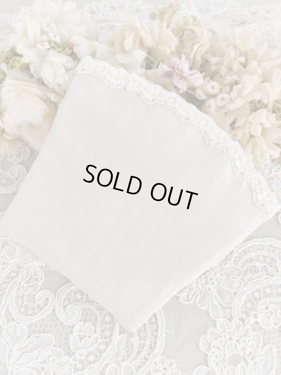 画像2: エンジェルとスズランのポーチ　B　 (akiko) (2)