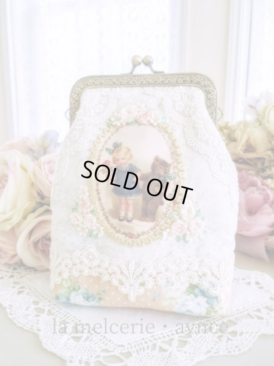 画像2: 【キットの完成品】ベアと女の子の口金ポーチ (2)