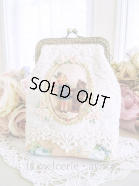 画像2: 【キットの完成品】ベアと女の子の口金ポーチ (2)