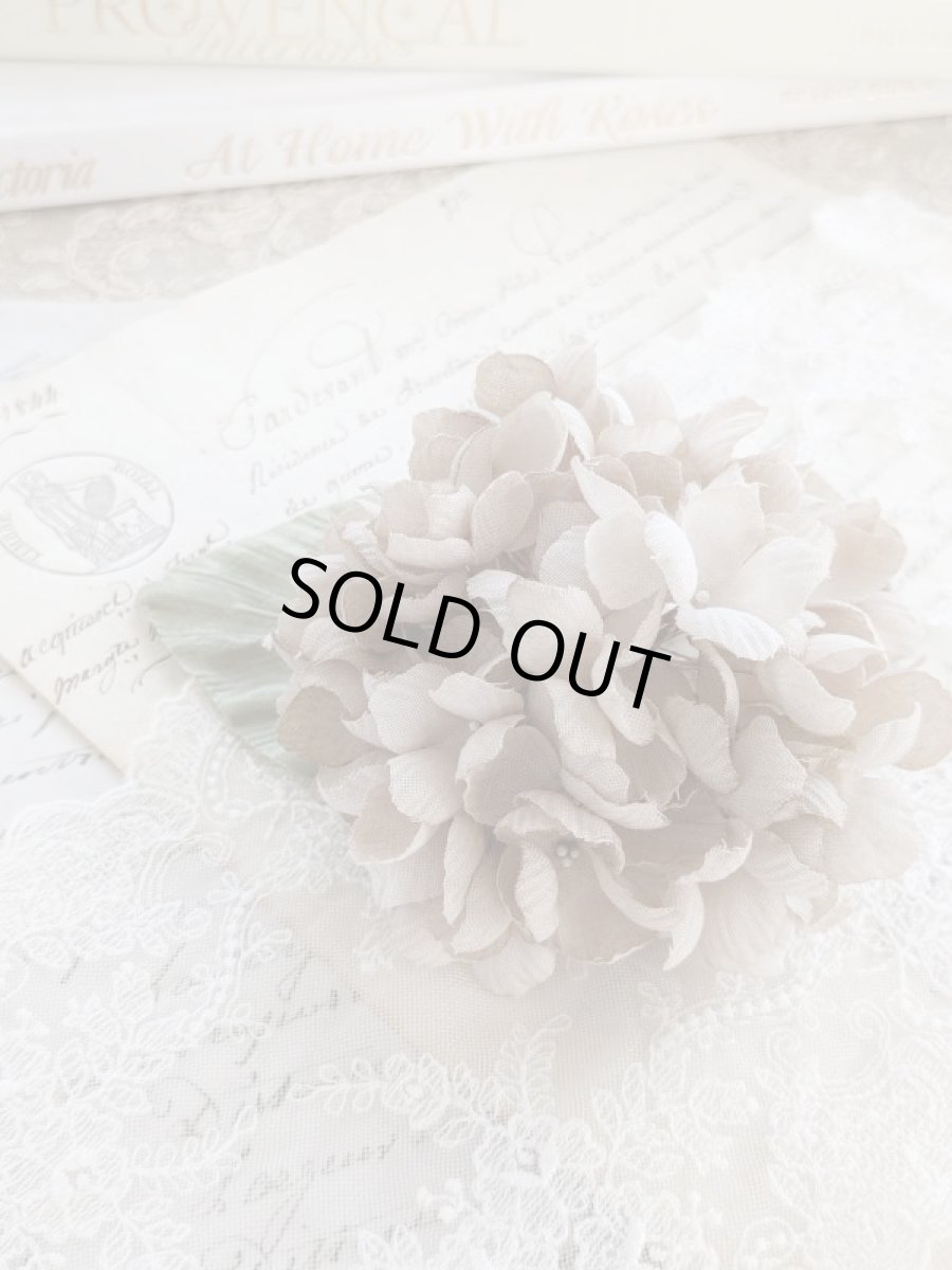 画像2: 布花　〜シックベージュの紫陽花のブーケ〜 (2)