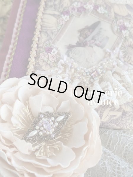 画像2: ヴィクトリアンなポーチ完成品 ブローチ付き  (akiko) (2)