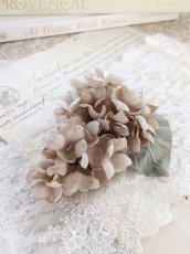 画像2: 布花　〜シックベージュの紫陽花のブーケ〜 (2)