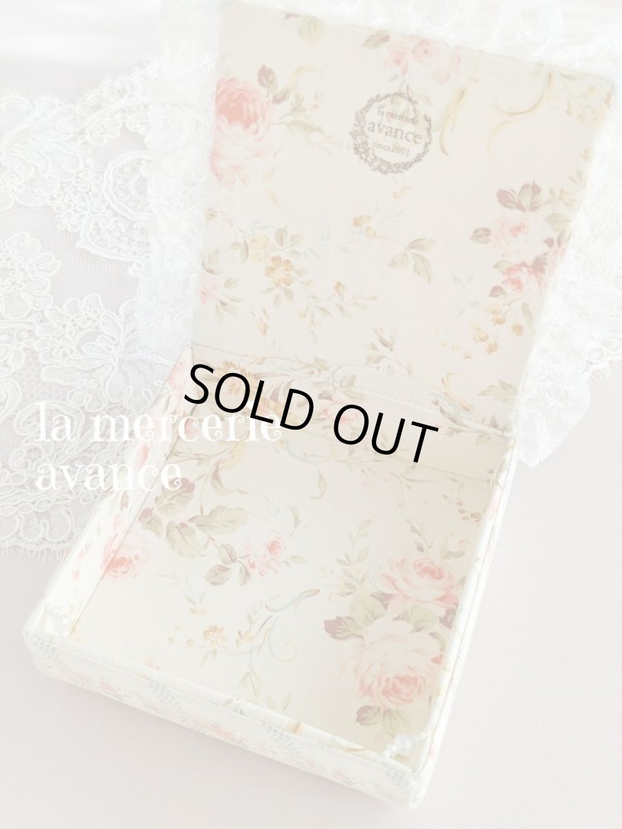 画像4: フランスレースたっぷりなヴィクトリアンBOX　A　 (akiko)　完成品 (4)