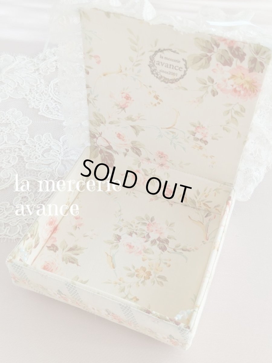 画像4: フランスレースたっぷりなヴィクトリアンBOX　B　 (akiko)　完成品 (4)