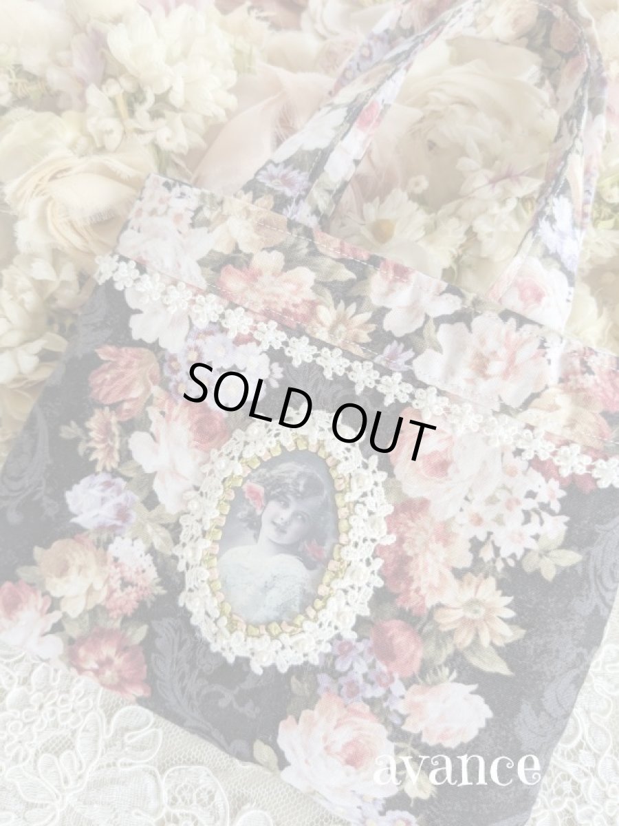 画像1: エレガントな薔薇柄のバッグ完成品（MISIHO)  (1)