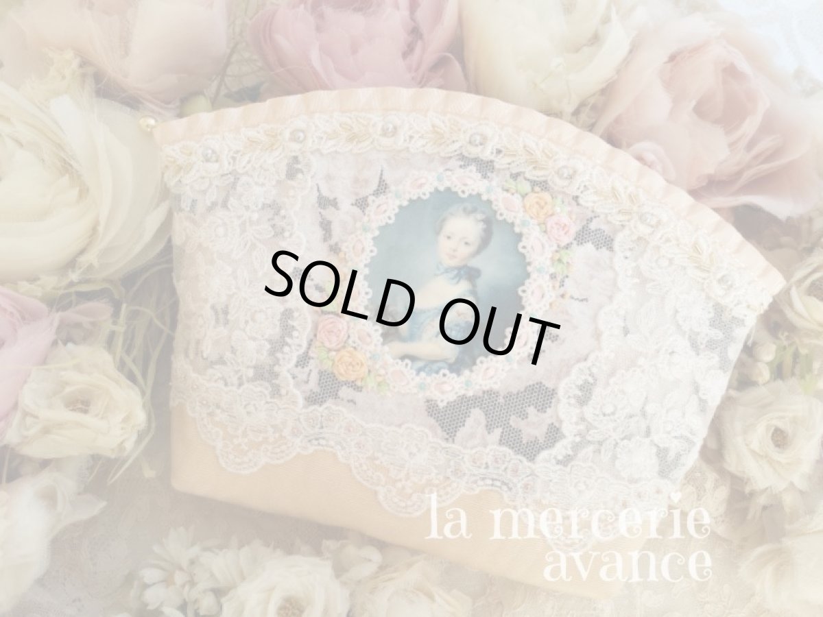 画像2: ネコを抱く少女のポーチのキット (2)