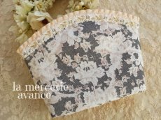 画像4: ネコを抱く少女のポーチのキット (4)