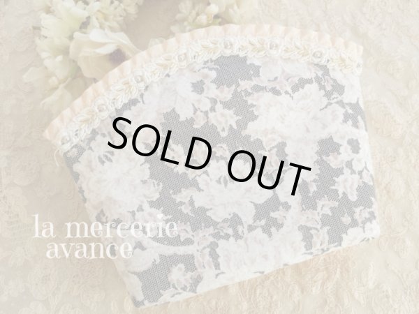 画像4: ネコを抱く少女のポーチのキット (4)