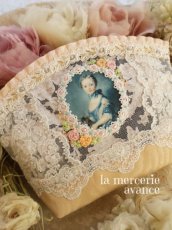 画像1: ネコを抱く少女のポーチのキット (1)