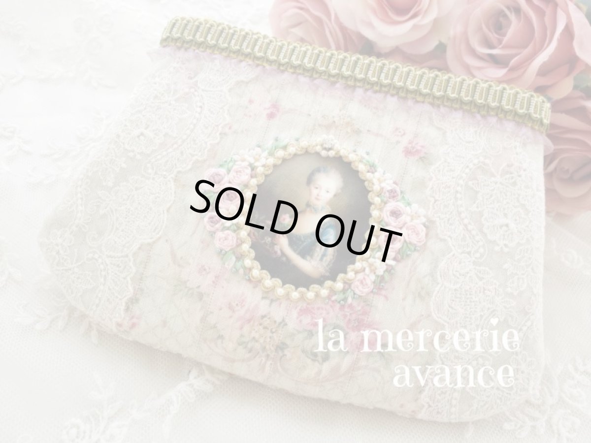 画像2: 【キットの完成品】ブルードレスの婦人のポーチ (2)