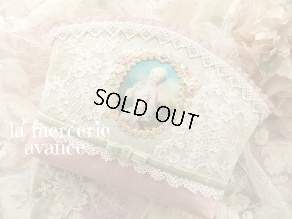 画像1: 花かごを持つ婦人のポーチ キット			 (1)