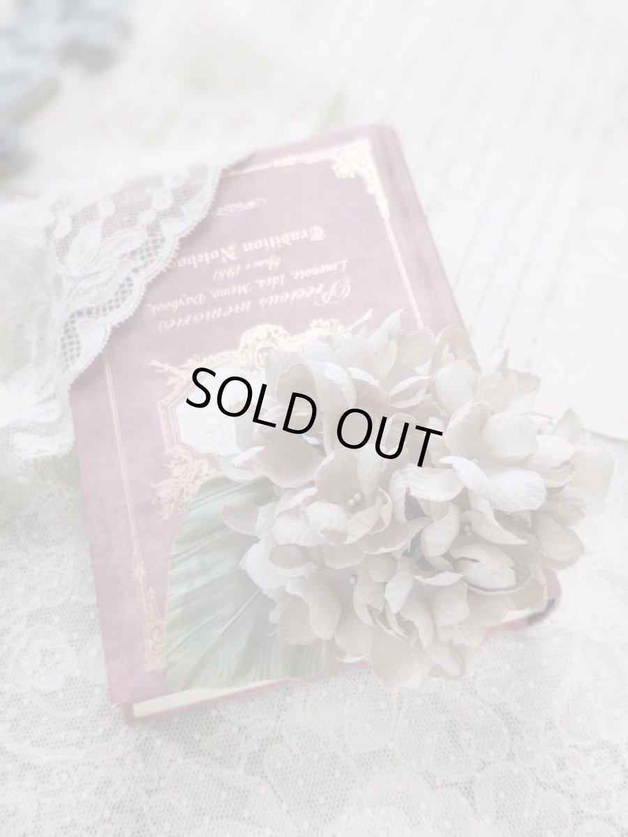 画像1: 布花　〜シックベージュの紫陽花のブーケ〜 (1)