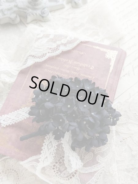 画像2: 布花　〜大人ブラックの紫陽花のコサージュ〜 (2)