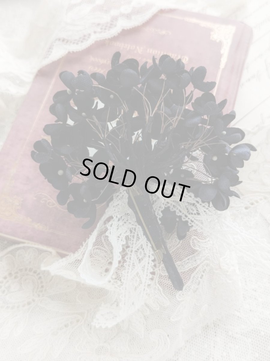 画像3: 布花　〜大人ブラックの紫陽花のコサージュ〜 (3)