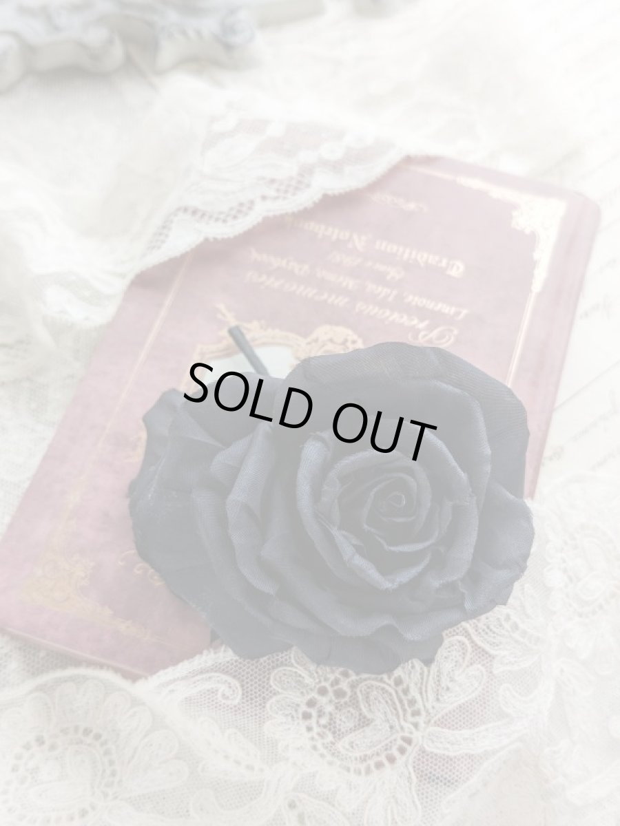 画像2: 布花　〜大人ブラックの薔薇のコサージュ〜 (2)