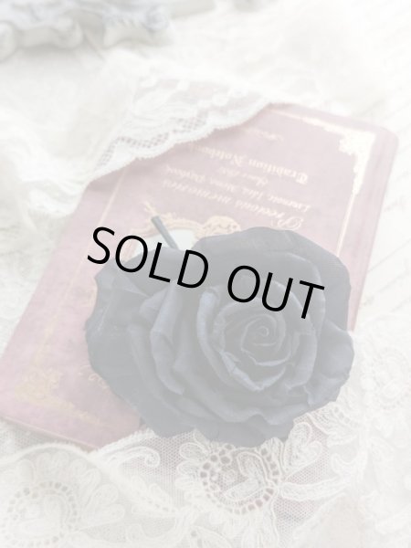 画像2: 布花　〜大人ブラックの薔薇のコサージュ〜 (2)