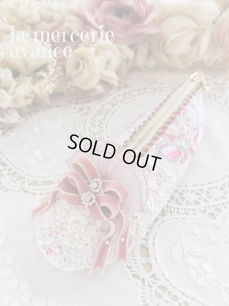 画像1: 【キットの完成品】ベルベットリボンのシューズポーチ (1)