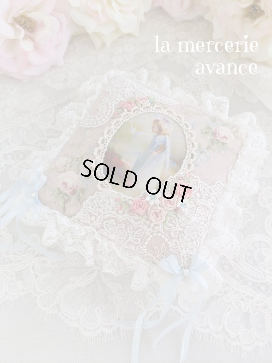 画像1: レースたっぷりエンジェルのBOX　　 (akiko)　完成品 (1)