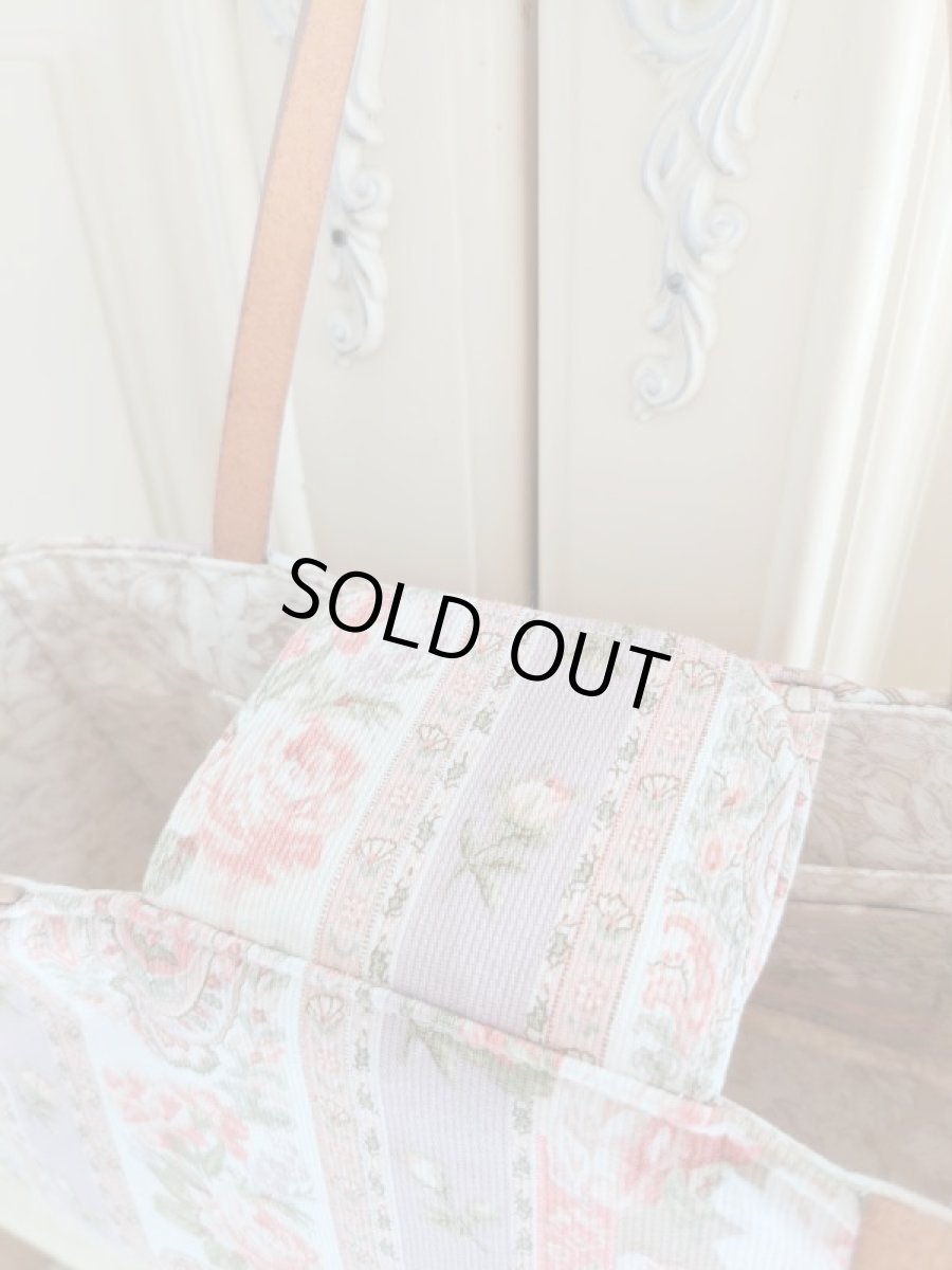 画像4: 【完成品】お宝生地で作った革の持ち手のバッグ (akiko) 　 (4)