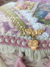 画像2: 【完成品】スミレのブラスチャームがキュートなボックス(akiko)　送料無料 (2)