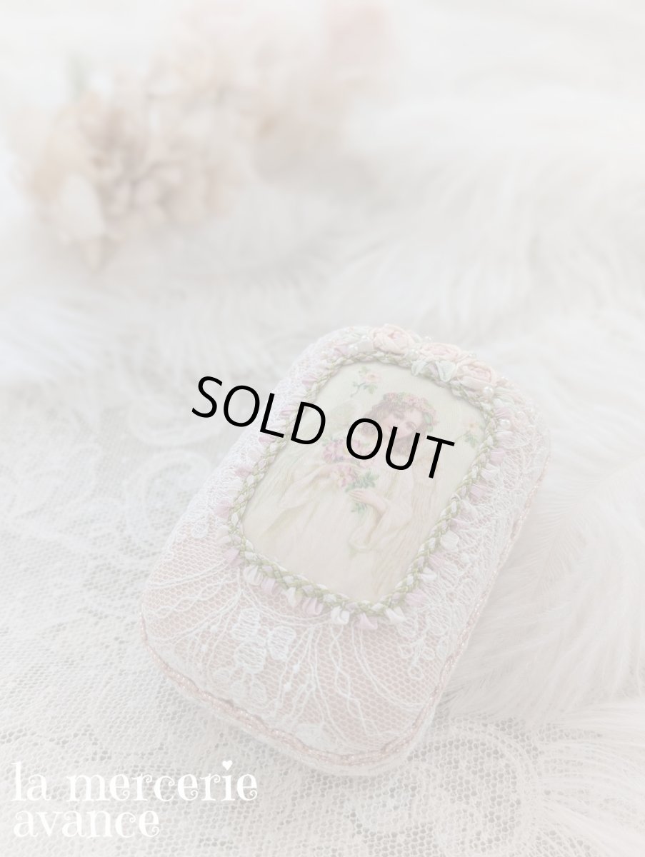 画像3: 手のひらに収まる小さなアクセサリーケースです〜天使〜【完成品】 (3)