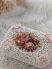 画像2: 手のひらに収まる小さなアクセサリーケースです〜アンティークローズ〜【完成品】 (2)